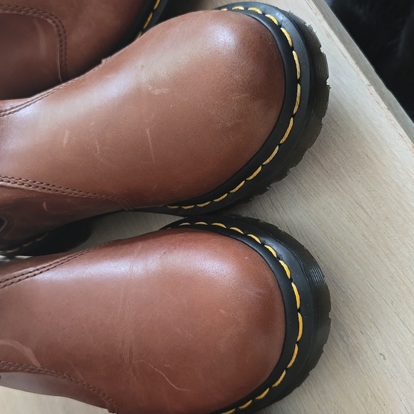 NWT Dr Martens 2976 Leonore Chelsea Boots Butterscotch - Picture 11 of 13